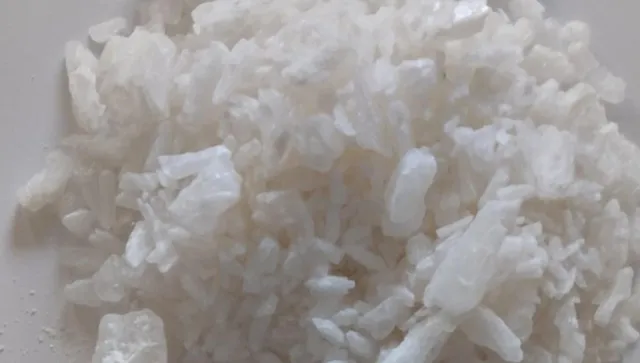 Закопчаха бургазлия, произвеждал синтетична дрога на тавана си