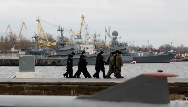 Русия търси алтернативни морски маршрути заради успешните удари от Киев по танкери в Азовско море