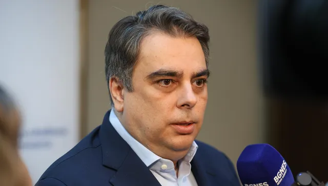 Асен Василев, преди заседанието: ПП няма да подкрепи обща президентска кандидатура с ГЕРБ