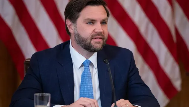 Ванс с посещение в Унгария дни преди местните избори