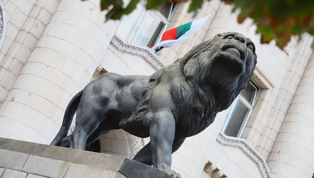 Акция на "БОЕЦ": Блокираха входа към кабинета на Борислав Сарафов 