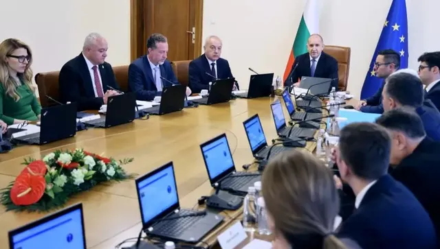 Правителството замрази минималната заплата до 2028, променя правилата с осигуровките