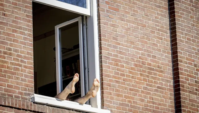 Защо сънят ни става по-краткотраен с пукването на пролетта?