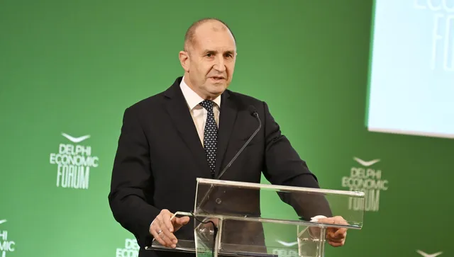 ДПА: Проруският експрезидент Румен Радев е на път да спечели съкрушителна победа на вота в България