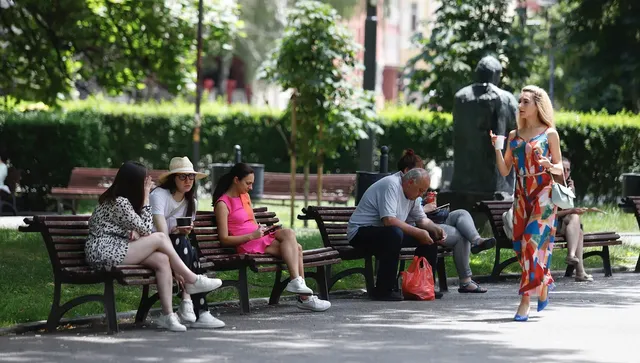 Утрото е студено, но към обед температурите отново стават летни