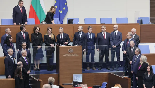 Анализатори: Цицелков се превръща в слабо звено на кабинета, ако обвиненията се потвърдят