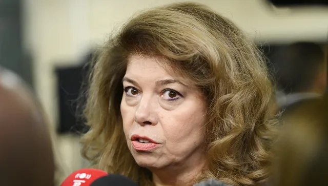 Йотова: Нито премиерът, нито министрите са ме информирали за посещението си в Украйна 
