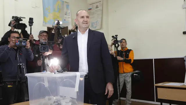 На вота Радев повтори за "олигархическия модел" и пожела да се състави редовно правителство