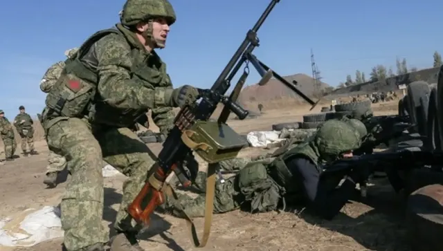 Киев затяга примката около логистиката на Крим, Русия трупа войски по границата с НАТО