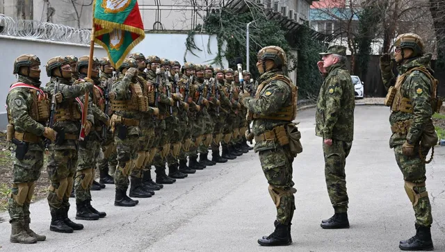 Изпратиха тържествено български военен контингент, вливащ се в силите на НАТО в Косово