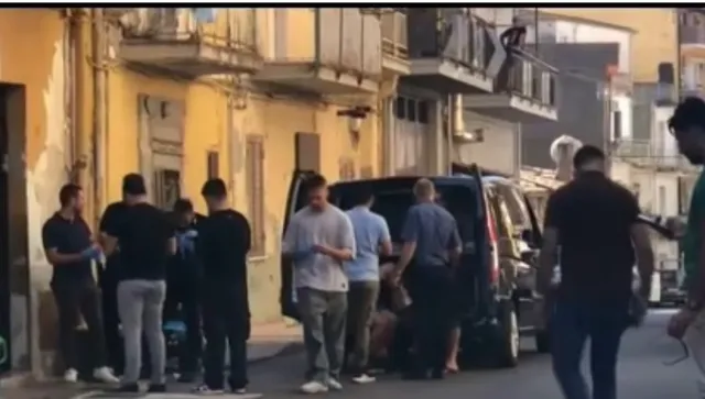 Любовна драма в Калабрия! Застреляха с два куршума в гърдите 22-годишен българин 