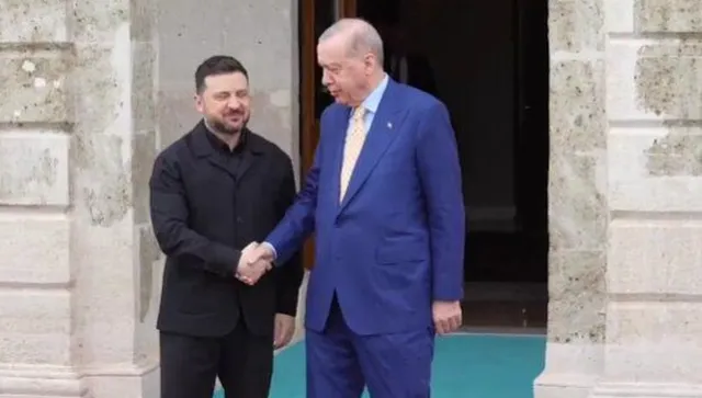 Зеленски и Ердоган чертаят нови ходове за мир в Украйна, докато Русия удря отново