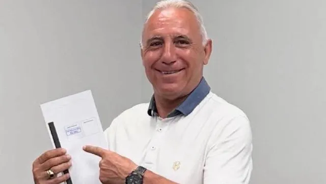 Христо Стоичков гласува и отсече: Изпълних своя дълг