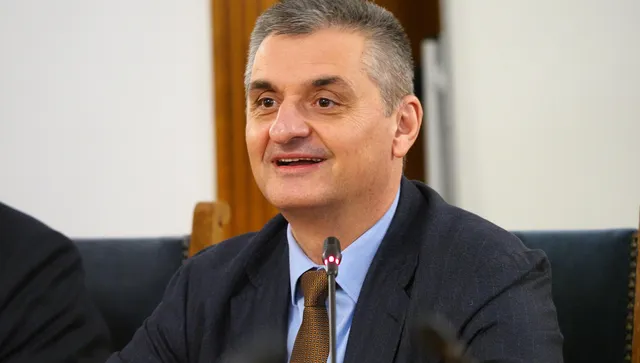 Кирил Добрев: Политически шарлатани искат да свалят правителство, а довчера искаха да участват в него