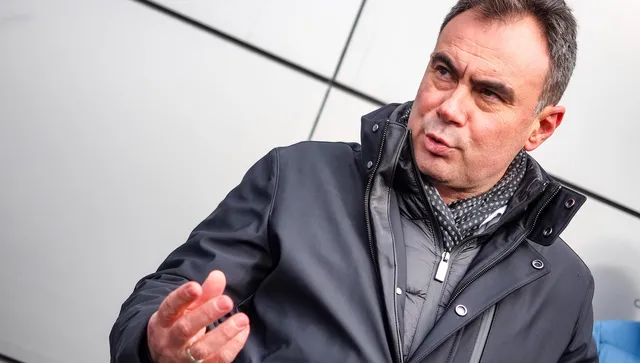 КЗК претърсва офиси, разследва картел за доставка на храна в болниците