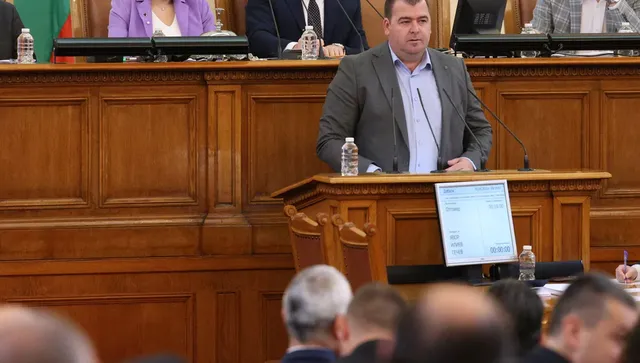 От „Прогресивна България” внесоха първите си законопроекти: За овладяване на цените