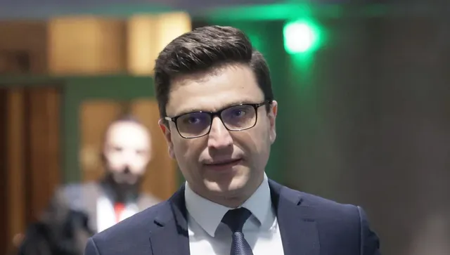 Венко Сабрутев атакува кабинета на Радев: Назначенията са скандални, а бюджетът ще трупа нови дългове