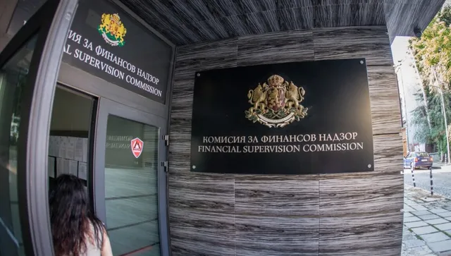 Комисията за финансов надзор алармира – измамници използват имейлите ни за кражба на пари