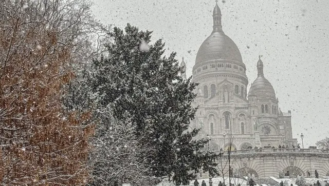 Голям студ и сняг блокира 140 полета и автобусите в Париж 