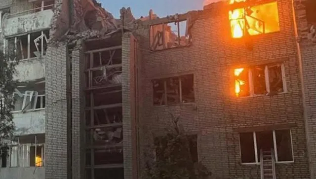 Нощен руски удар по Лвов: Горят жилища, хора са затрупани под развалините