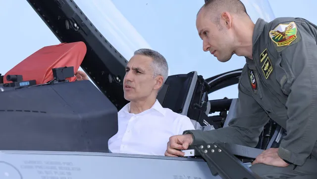 Андрей Гюров скочи в F-16