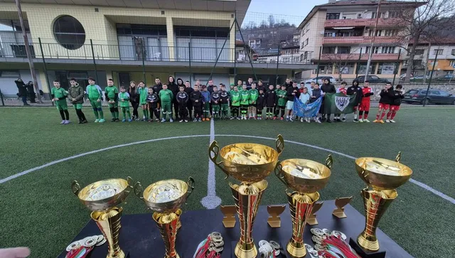 Д-р Мадлена Бояджиева награди участниците в Коледния турнир по футбол за деца