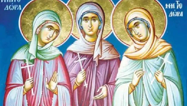 Палим свещ в памет на св. мъченици Минодора, Митродора и Нимфодора