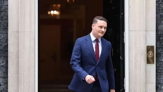 Министър от кабинета на Стармър подаде оставка, за да оспори лидерството му 