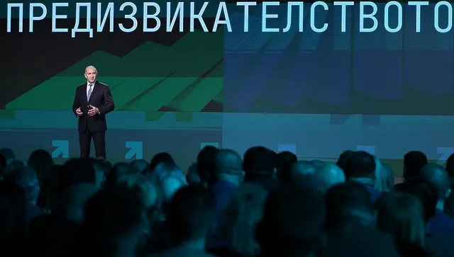 Социалистическа казарма упражнява властта