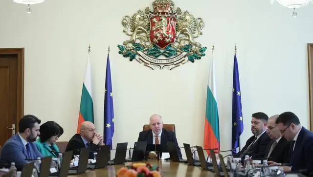 Кабинетът в оставка с редовно заседание ден преди Коледа