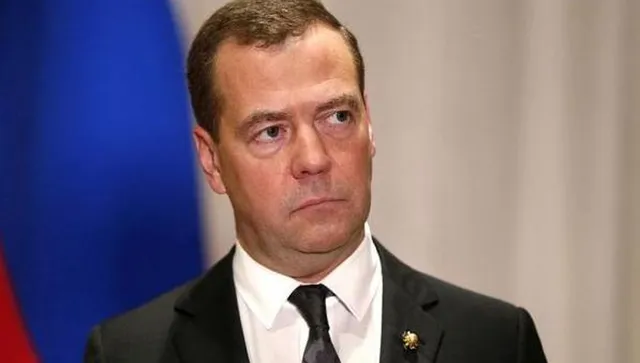 Медведев след санкциите: Това е акт на война, Тръмп се приравни към лудата Европа 