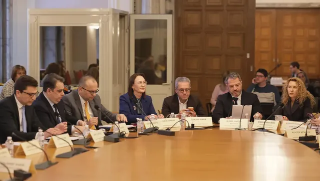 Бюджетна комисия прие на първо четене префасонирания бюджет на ДОО 