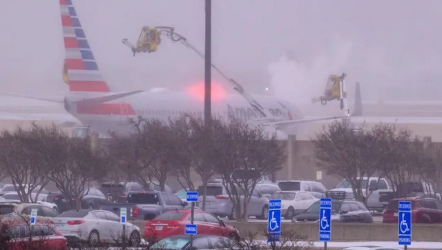 Ледена зимна буря блокира дузина щати в САЩ и остави райони без ток