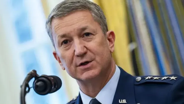 Топ генерал на САЩ маневрира между конфликт с Тръмп и планиране на война срещу Иран