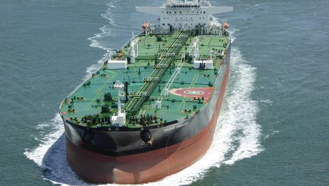 ЕС е готви да нанесе нов удар по сенчестия флот на Москва