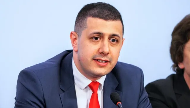 Социалист: Имам дълг към Йотова, ще я издигнем за президент