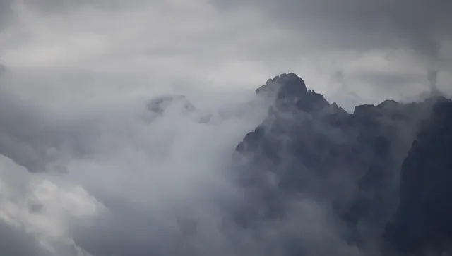 Започва да вали на север, но е все още доста топло