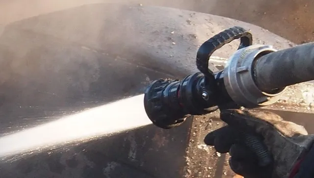 Пожар избухна в Окръжната следствена служба във Враца - заради забравен бързовар