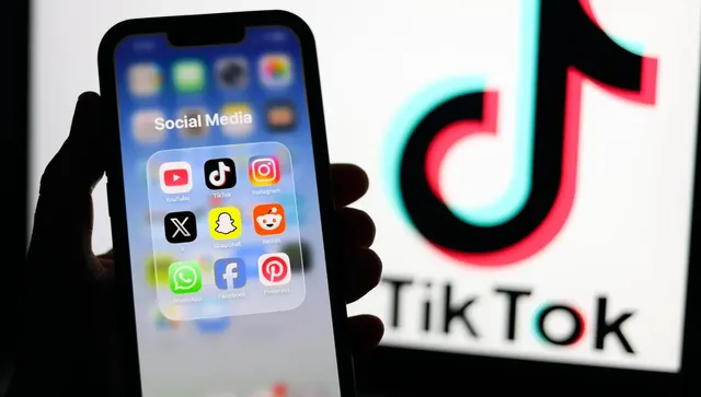 ЕК: TikTok е нарушител на правилата, дизайнът му пристрастява