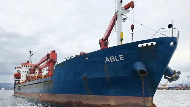 Корабът „ABLE“ напусна изключителна икономическа зона на България