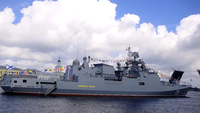 Украйна удари ключовия руски ракетоносец   „Адмирал Есен“ в Новоросийск