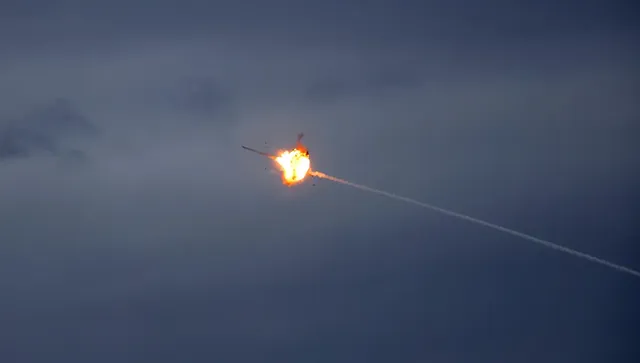Иран удари военни бази в 3 държави, САЩ десетки цели в Ислямската република