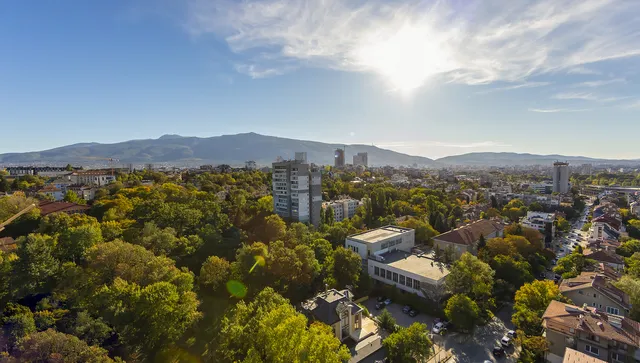 Слънчев пролетен ден на Възкресение Христово