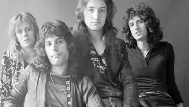 Легендарната банда "Queen" ще издаде нечувана досега коледна песен, записана през 1974 г. (Видео)