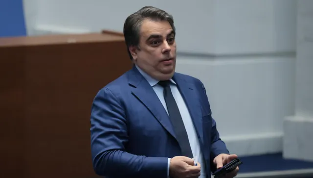 Как опозицията разнищи мерките на кабинета "Радев"  срещу високите цени на горивата?