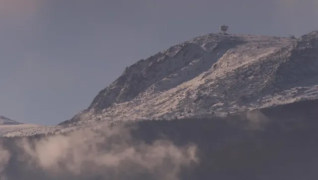 Слънчево, температурите се качват, очакват се слаби превалявания на запад
