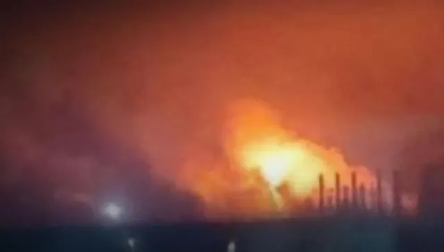 Поразиха ключови за руската война рафинерия, сондажна платформа, нефтен резервоар..