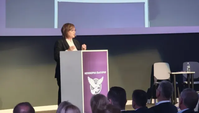 Корнелия Нинова не хареса, че до Радев застават Ахмед Доган и Васил Божков