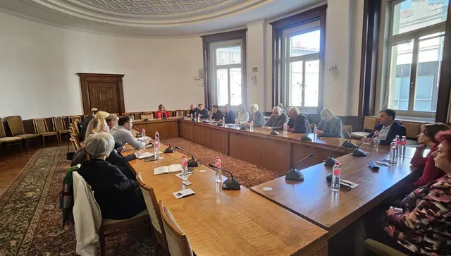 Изтече срокът за заявления за гласуване зад граница, 60 900 са подадените