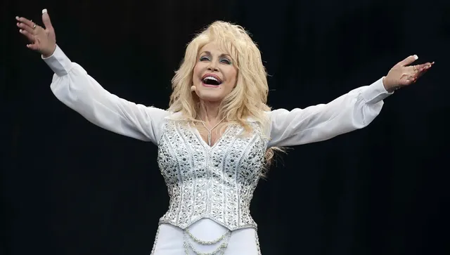 Последната воля на Доли Партън: Нашвил и Лондон посрещат грандиозния Dollyfest през 2027 г.
